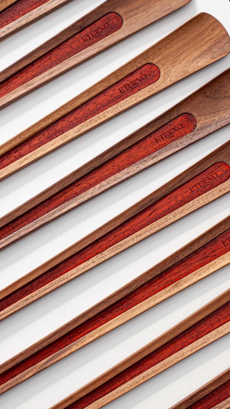 Shoehorn detail