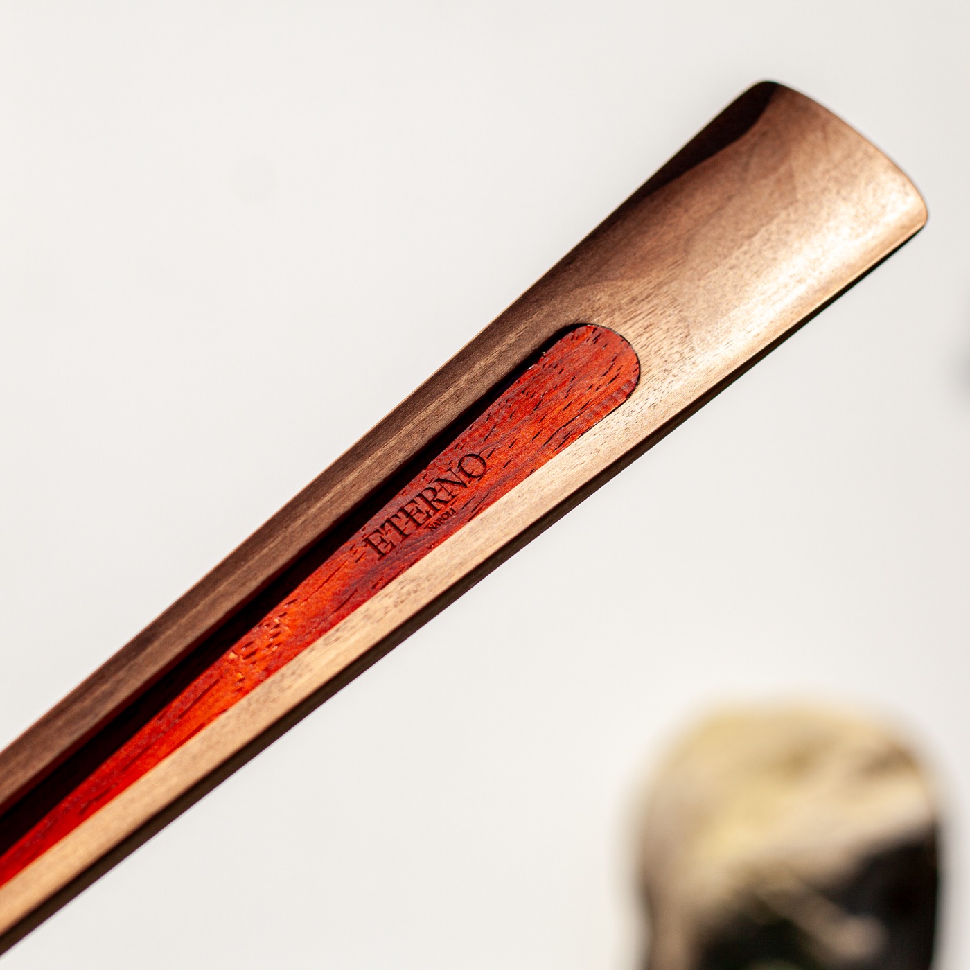 Shoehorn detail